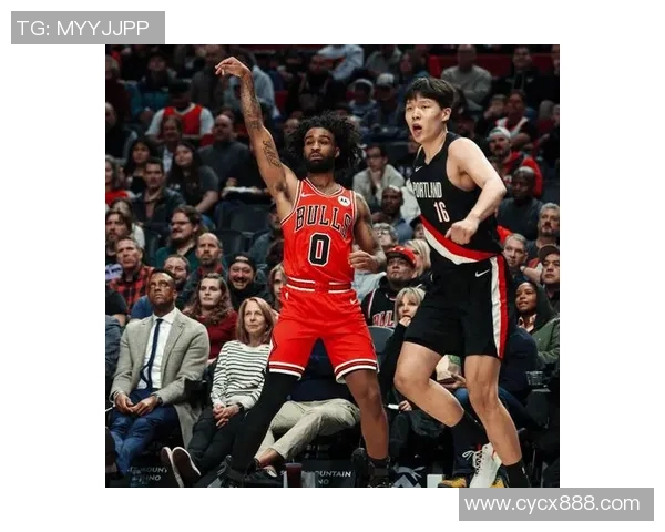 克林根侧翼妙传助攻队友轻松上篮打中展现传球大师风采